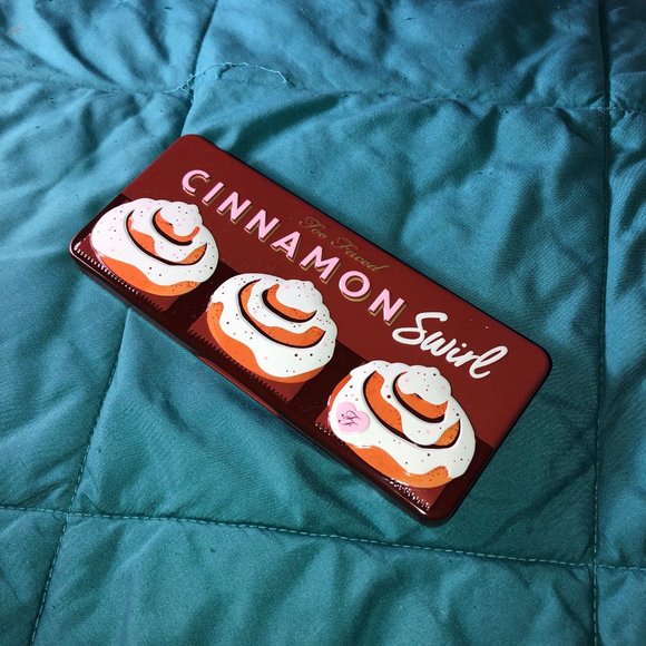 DISCONTINUED Limited Edition Too Faced Cinnamon Swirl Eyeshadow Palette - Picture 2 of 2